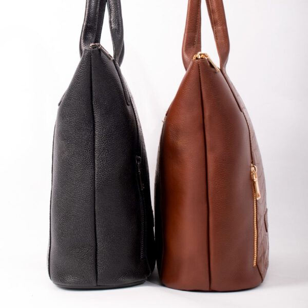 pexels-photo-27046147.jpeg Minimal Leather Crossbody Bag